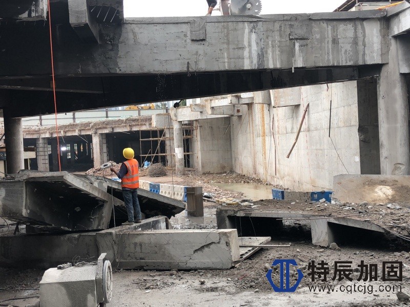 6建筑拆除绳锯切割1.jpg